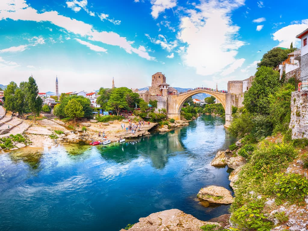 saraybosna-arabayla-balkan-turu-uskup-arac-kiralama.webp